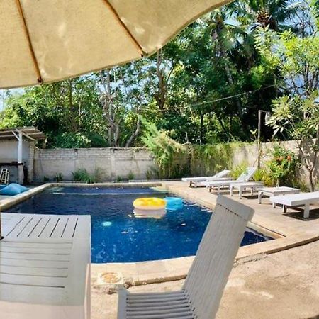 Santai Bungalow ギリ・トラワンガン エクステリア 写真