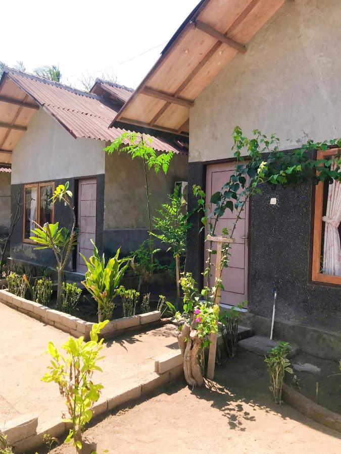 Santai Bungalow ギリ・トラワンガン エクステリア 写真